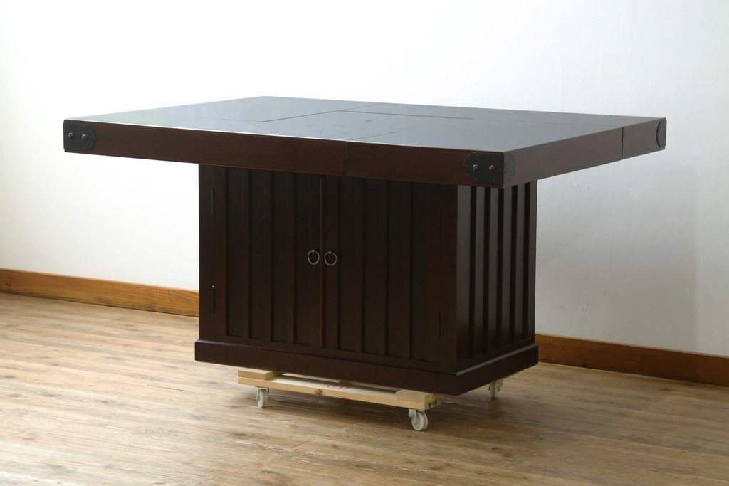 新古　未使用展示品　美品　展示品　筑後民芸　希少な廃番品　前面に収納スペースを備えた囲炉裏テーブル　(R-085466)