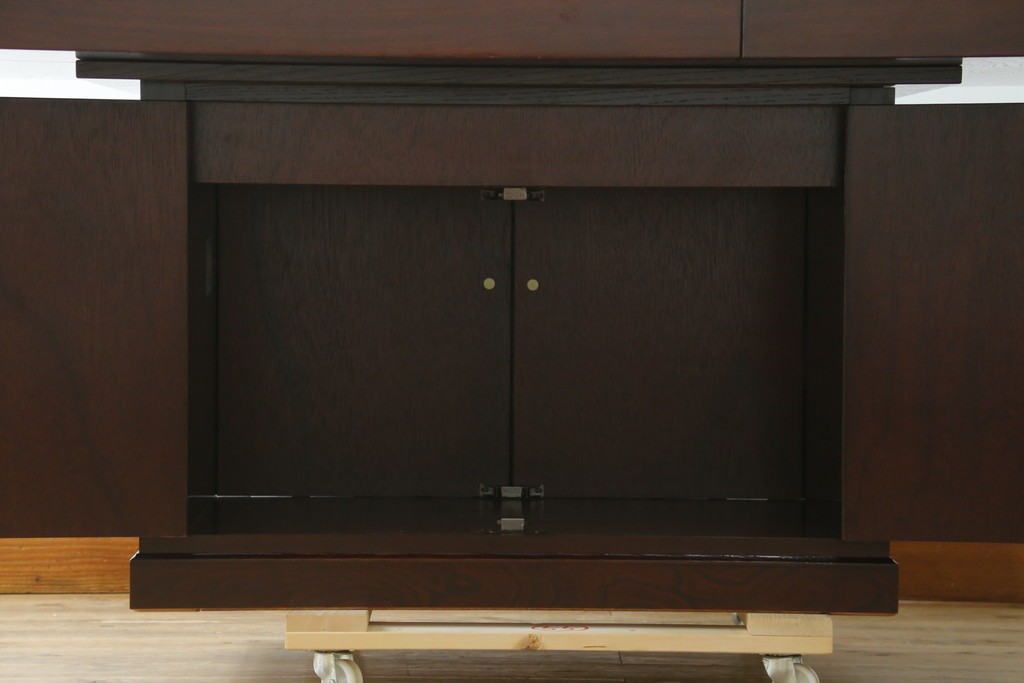 新古　未使用展示品　美品　展示品　筑後民芸　希少な廃番品　前面に収納スペースを備えた囲炉裏テーブル　(R-085466)