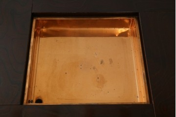新古　未使用展示品　美品　展示品　筑後民芸　希少な廃番品　前面に収納スペースを備えた囲炉裏テーブル　(R-085466)