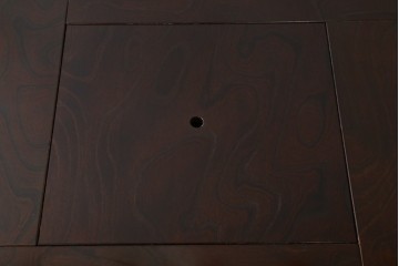 新古　未使用展示品　美品　展示品　筑後民芸　希少な廃番品　前面に収納スペースを備えた囲炉裏テーブル　(R-085466)