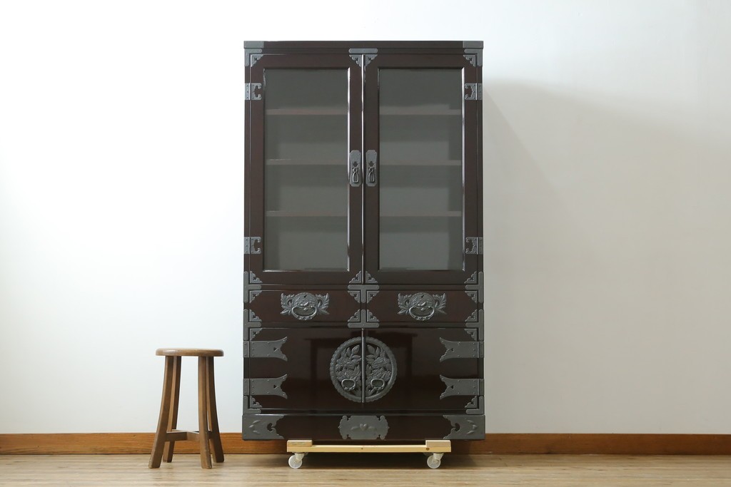 中古　美品　仙台民芸箪笥(仙台箪笥)　欅産業　木地呂塗り(漆塗り)の美しさが際立つキャビネット　定価約95万円　(R-085468)