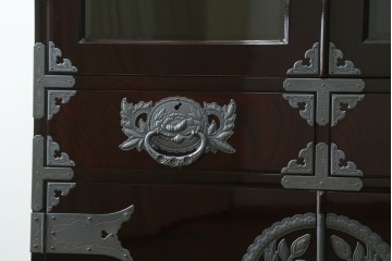 中古　美品　仙台民芸箪笥(仙台箪笥)　欅産業　木地呂塗り(漆塗り)の美しさが際立つキャビネット　定価約95万円　(R-085468)