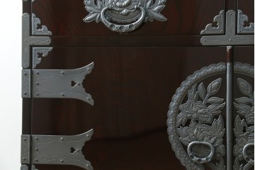 中古　美品　仙台民芸箪笥(仙台箪笥)　欅産業　木地呂塗り(漆塗り)の美しさが際立つキャビネット　定価約95万円　(R-085468)