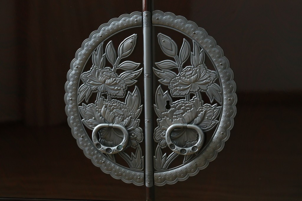 中古　美品　仙台民芸箪笥(仙台箪笥)　欅産業　木地呂塗り(漆塗り)の美しさが際立つキャビネット　定価約95万円　(R-085468)