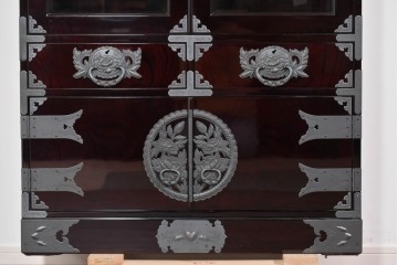 中古　美品　仙台民芸箪笥(仙台箪笥)　欅産業　木地呂塗り(漆塗り)の美しさが際立つキャビネット　定価約95万円相当　(R-085468)