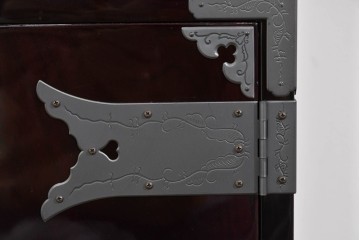 中古　美品　仙台民芸箪笥(仙台箪笥)　欅産業　木地呂塗り(漆塗り)の美しさが際立つキャビネット　定価約95万円相当　(R-085468)