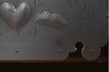 中古　美品　仙台民芸箪笥(仙台箪笥)　欅産業　木地呂塗り(漆塗り)の美しさが際立つキャビネット　定価約95万円相当　(R-085468)