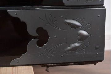 中古　美品　仙台民芸箪笥(仙台箪笥)　欅産業　木地呂塗り(漆塗り)の美しさが際立つキャビネット　定価約95万円相当　(R-085468)