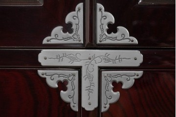 中古　美品　仙台民芸箪笥(仙台箪笥)　欅産業　木地呂塗り(漆塗り)の美しさが際立つキャビネット　定価約95万円相当　(R-085468)