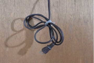 中古　美品　maruni(マルニ木工)　地中海ロイヤルシリーズ　飾棚80　ミラーバック×照明付きでコレクションを美しく魅せるキュリオケース　定価約55万円相当　(R-085469)