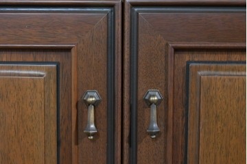 中古　美品　maruni(マルニ木工)　地中海ロイヤルシリーズ　飾棚80　ミラーバック×照明付きでコレクションを美しく魅せるキュリオケース　定価約55万円相当　(R-085469)