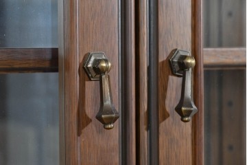 中古　美品　maruni(マルニ木工)　地中海ロイヤルシリーズ　飾棚80　ミラーバック×照明付きでコレクションを美しく魅せるキュリオケース　定価約55万円相当　(R-085469)