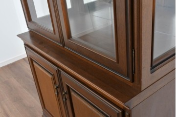 中古　美品　maruni(マルニ木工)　地中海ロイヤルシリーズ　飾棚80　ミラーバック×照明付きでコレクションを美しく魅せるキュリオケース　定価約55万円相当　(R-085469)