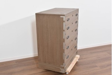 中古　美品　老舗　桐屋田中　上品な金具が空間を引き締める総桐箪笥　(R-085470)