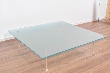 中古　美品　希少な廃番品　Cassina(カッシーナ)　SILVER TWIG(シルバートゥイッグ)　洗練された佇まいのガラスセンターテーブル　(R-085471)