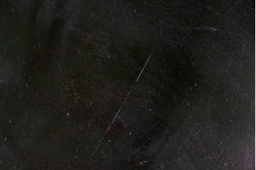 北欧ヴィンテージ　希少デザイン　本革製の脚がお洒落なオーバル型ガラストップのセンターテーブル　(R-085472)