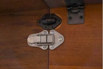 中古　美品　maruni(マルニ木工)　地中海シリーズ　美しい木目が際立つクラシカルな意匠のエクステンションテーブル　(R-085474)