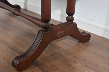 中古　maruni(マルニ木工)　KENT-COURT(ケントコート)　深い色合いとクラシカルな佇まいが美しいオーバル型センターテーブル　(R-085475)