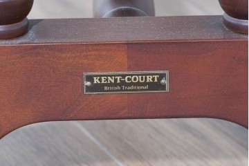 中古　maruni(マルニ木工)　KENT-COURT(ケントコート)　深い色合いとクラシカルな佇まいが美しいオーバル型センターテーブル　(R-085475)