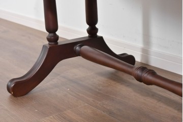 中古　maruni(マルニ木工)　KENT-COURT(ケントコート)　深い色合いとクラシカルな佇まいが美しいオーバル型センターテーブル　(R-085475)