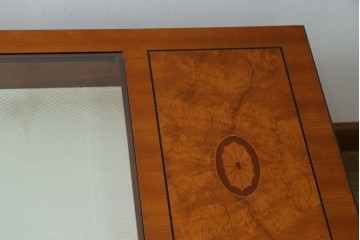 中古　イタリア製　引き出し式コレクションケース付きの象嵌入りローテーブル　(R-085476)