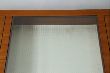 中古　イタリア製　引き出し式コレクションケース付きの象嵌入りローテーブル　(R-085476)