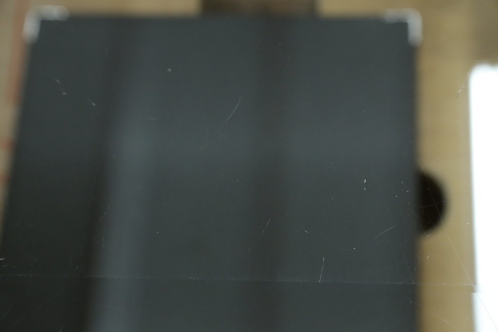 中古　イタリア製　引き出し式コレクションケース付きの象嵌入りローテーブル　(R-085476)