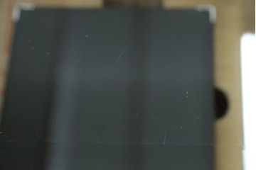 中古　イタリア製　引き出し式コレクションケース付きの象嵌入りローテーブル　(R-085476)