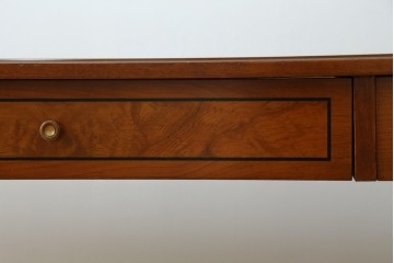 中古　イタリア製　引き出し式コレクションケース付きの象嵌入りローテーブル　(R-085476)