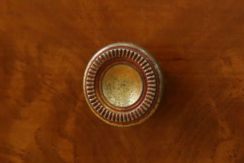 中古　イタリア製　引き出し式コレクションケース付きの象嵌入りローテーブル　(R-085476)