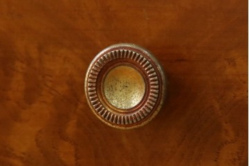 中古　イタリア製　引き出し式コレクションケース付きの象嵌入りローテーブル　(R-085476)