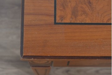 中古　イタリア製　引き出し式コレクションケース付きの象嵌入りローテーブル　(R-085476)