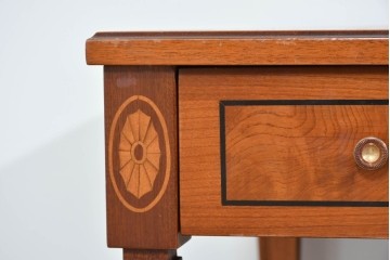 中古　イタリア製　引き出し式コレクションケース付きの象嵌入りローテーブル　(R-085476)