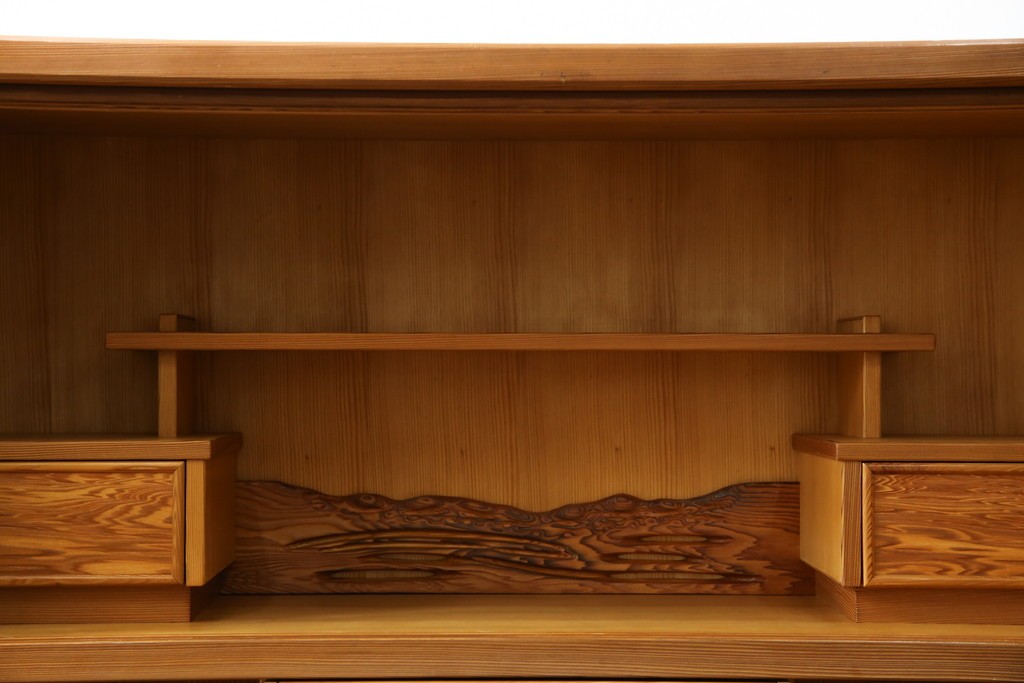 中古　豊かな表情を楽しめる屋久杉のガラス戸付き茶箪笥　定価約25万円　(R-085477)