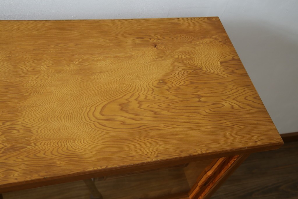 中古　豊かな表情を楽しめる屋久杉のガラス戸付き茶箪笥　定価約25万円　(R-085477)