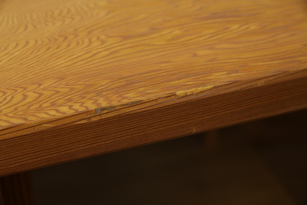 中古　豊かな表情を楽しめる屋久杉のガラス戸付き茶箪笥　定価約25万円　(R-085477)