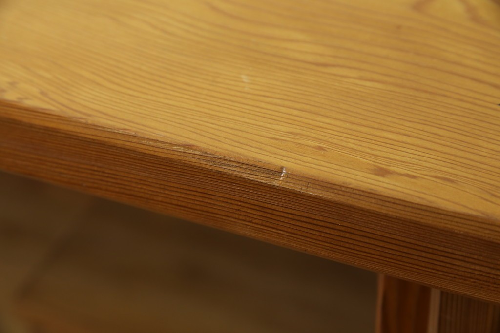 中古　豊かな表情を楽しめる屋久杉のガラス戸付き茶箪笥　定価約25万円　(R-085477)