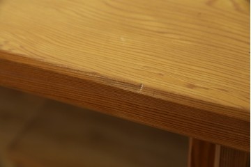 中古　豊かな表情を楽しめる屋久杉のガラス戸付き茶箪笥　定価約25万円　(R-085477)