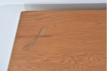 中古　豊かな表情を楽しめる屋久杉のガラス戸付き茶箪笥　定価約25万円相当　(R-085477)