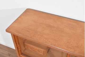 中古　豊かな表情を楽しめる屋久杉のガラス戸付き茶箪笥　定価約25万円相当　(R-085477)