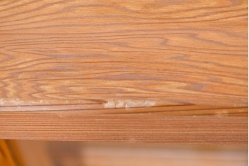 中古　豊かな表情を楽しめる屋久杉のガラス戸付き茶箪笥　定価約25万円相当　(R-085477)