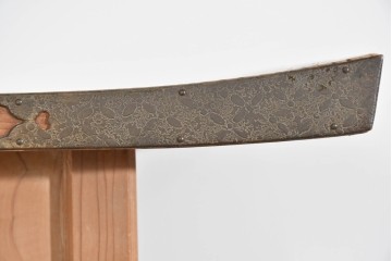 和製ヴィンテージ　大型サイズ　工芸品　真鍮金具付き　高級杉材を贅沢に使用した職人手作りの茶棚　(R-085478)