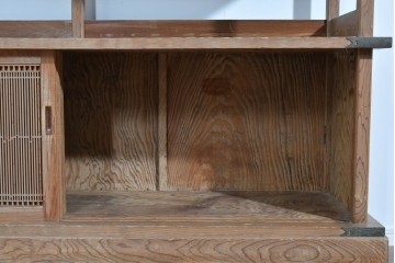 和製ヴィンテージ　大型サイズ　工芸品　真鍮金具付き　高級杉材を贅沢に使用した職人手作りの茶棚　(R-085478)