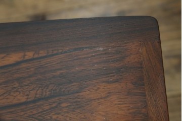 デンマークヴィンテージ　Mobel Intarsia(モーベルインタルシア)　ローズウッド材　木目が美しいネストテーブル　(R-085479)