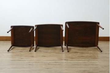 デンマークヴィンテージ　Mobel Intarsia(モーベルインタルシア)　ローズウッド材　木目が美しいネストテーブル　(R-085479)