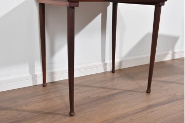 デンマークヴィンテージ　Mobel Intarsia(モーベルインタルシア)　ローズウッド材　木目が美しいネストテーブル　(R-085479)