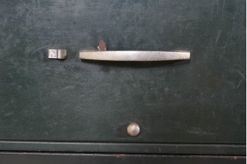 和製ヴィンテージ　希少な鍵付き!!　しっかりとした作りで実用性のあるファイルキャビネット　(R-085480)