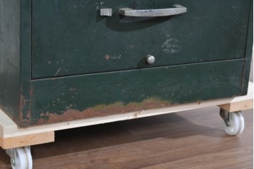 和製ヴィンテージ　希少な鍵付き!!　しっかりとした作りで実用性のあるファイルキャビネット　(R-085480)