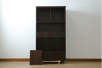 中古　美品　国産家具　欅(ケヤキ)材　金具の装飾が美しい3尺水屋箪笥食器棚　(R-085482)