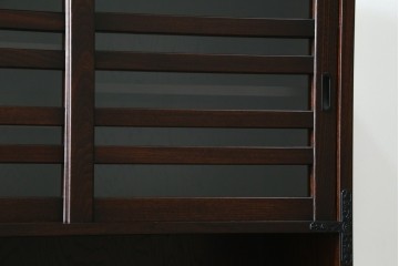 中古　美品　国産家具　欅(ケヤキ)材　金具の装飾が美しい3尺水屋箪笥食器棚　(R-085482)